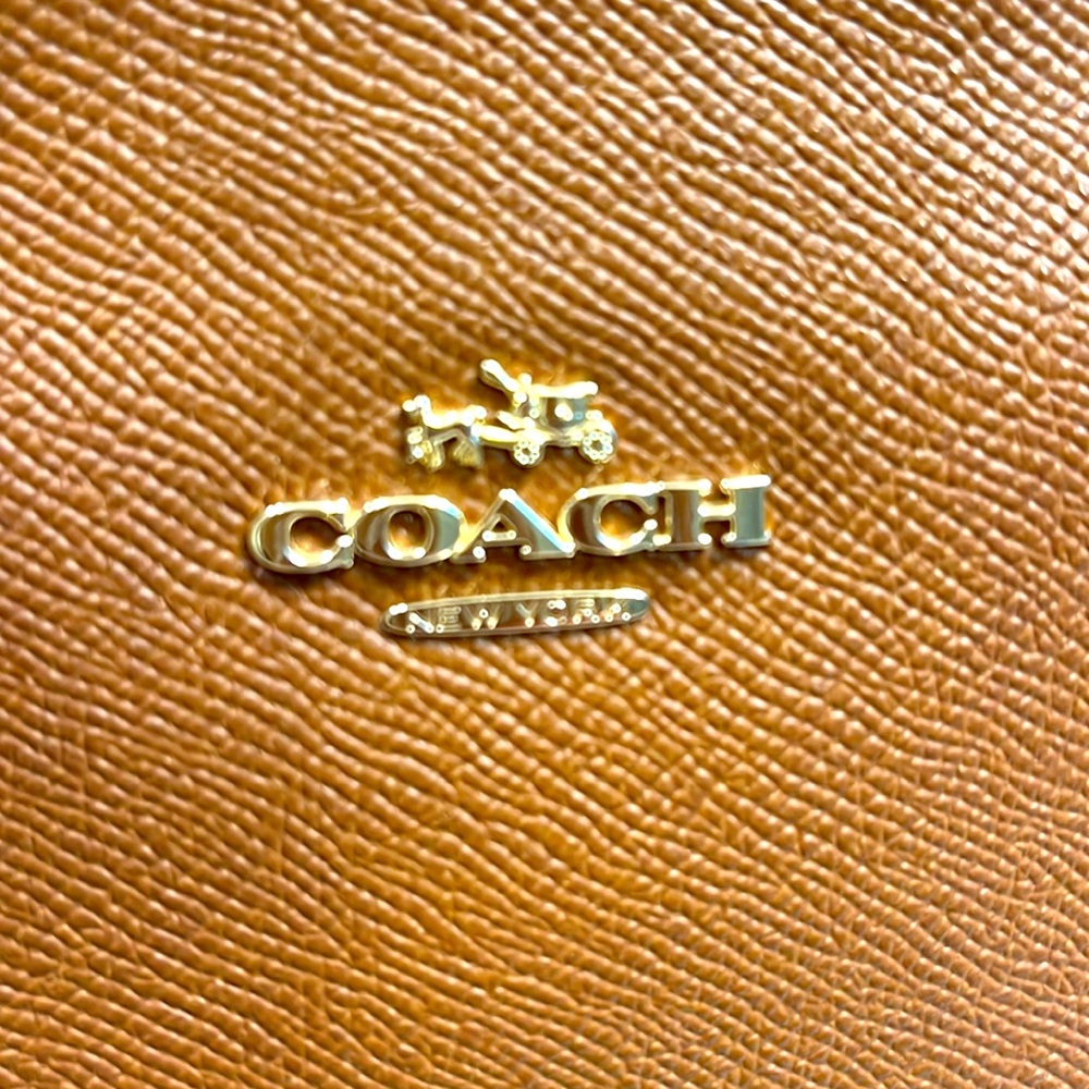 Coach F58846 Cross Grain City Zip Top Tote - Picture 3 of 13